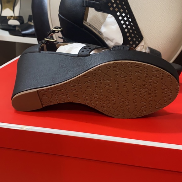 Beautiful XOXO brand new wedges Sandals. - Picture 7 of 7